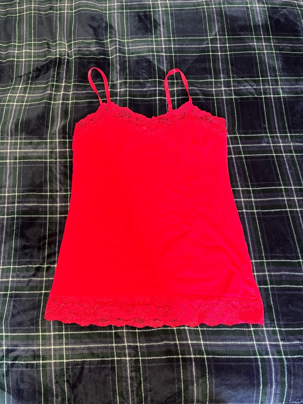 Y2K 2000s hot pink lace cami top with adjustable straps.